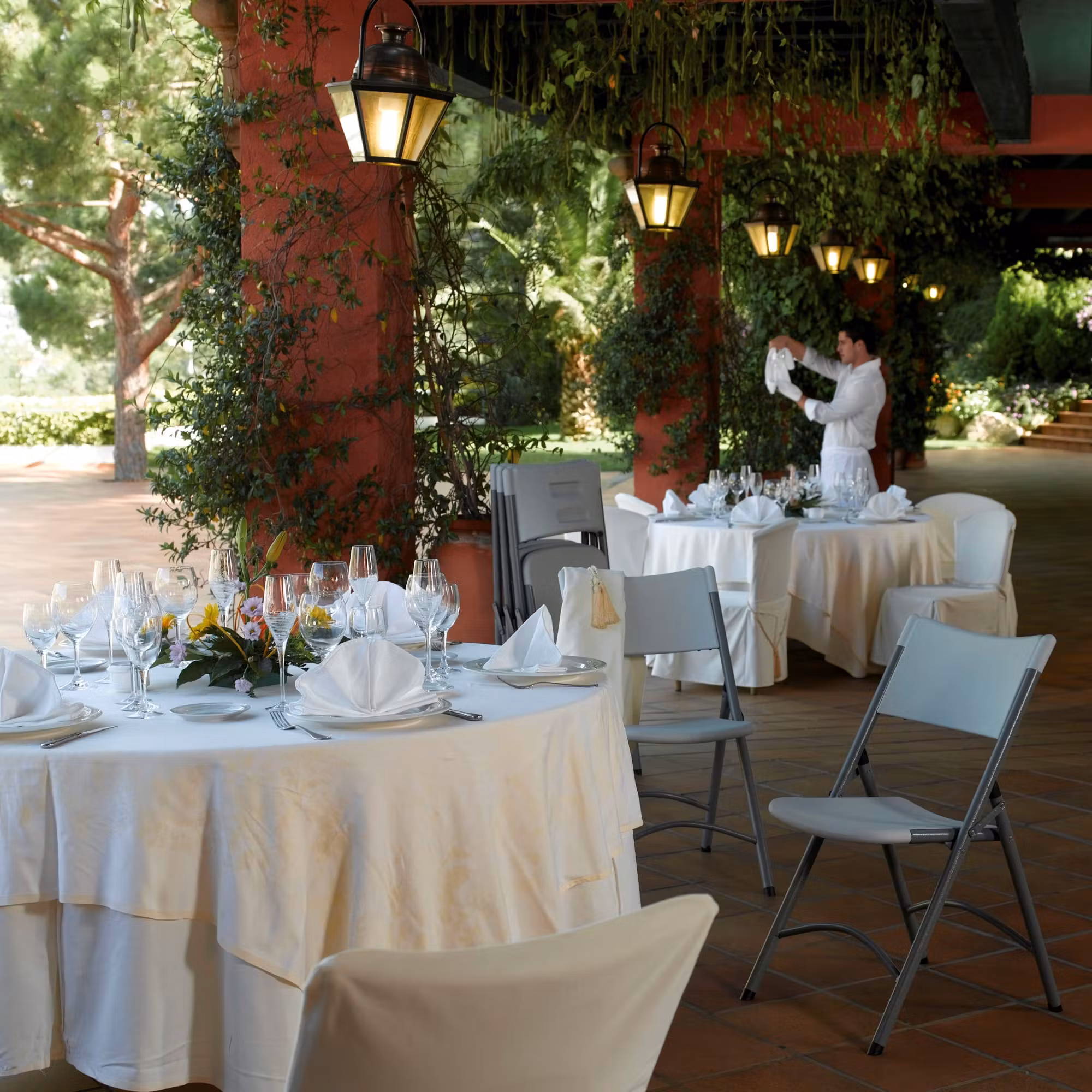 Alquiler Mesas redondas - Imagen 4