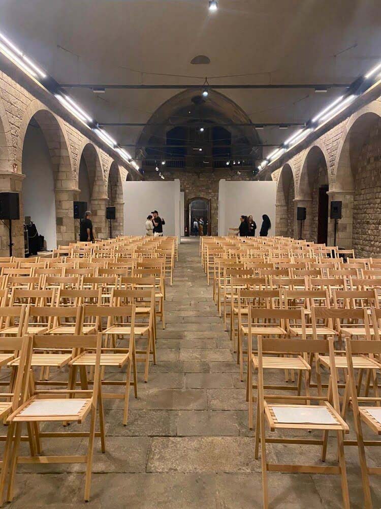 Alquiler de sillas para eventos Zaragoza 750x1000 Alquiler de sillas para eventos Zaragoza