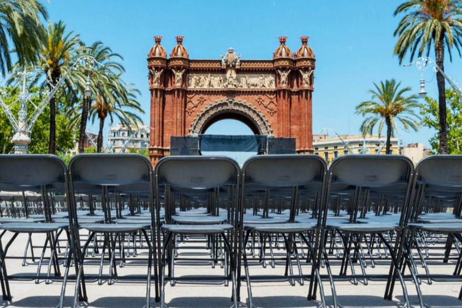Lloguer de taules i cadires Barcelona 900x600 Lloguer de taules i cadires Barcelona